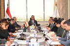 وزير التموين خلال اجتماع لوضع اللمسات الأخيرة على المبادرة 