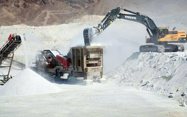 أعمال حفر وتنقيب داخل المناجم