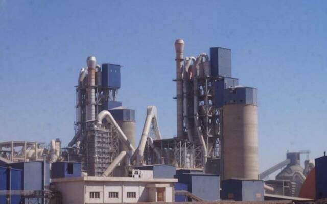 مصنع تابع لشركة أسمنت المدينة