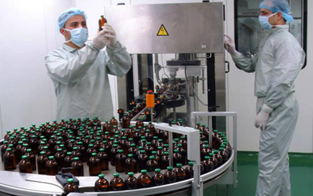 عملية إنتاج المبيدات وتعبئتها - الصورة من موقع الشركة