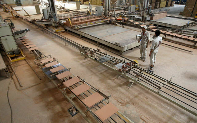 مصنع سيراميك