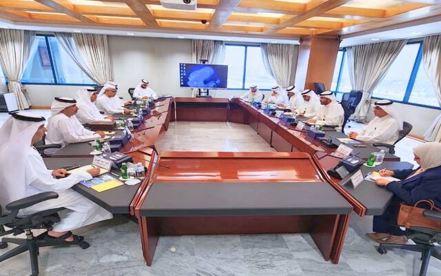 خلال الاجتماع