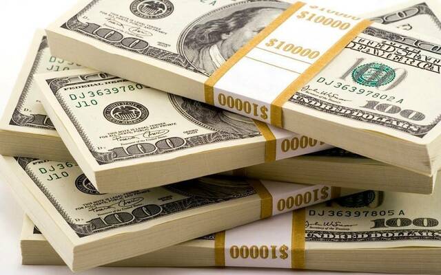 نقود ورقية فئة 100 دولار أمريكي