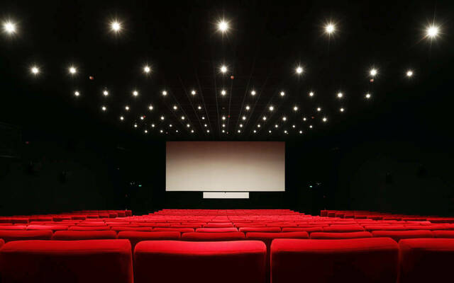 داخل إحدى صالات العرض