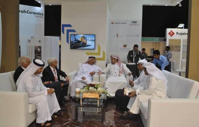 مسؤولون بالفجيرة لمواد البناء