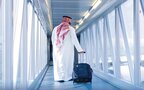 مسافر بأحد المطارات - أرشيفية