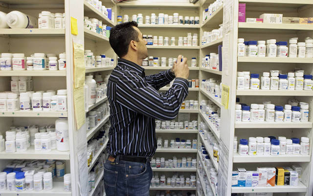 تعمل الشركة في تصنيع وإستيراد الأدوية البشرية والبيطرية